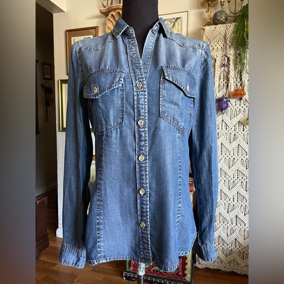 Bella Dahl Tops - Bella Dahl denim chambray blouse